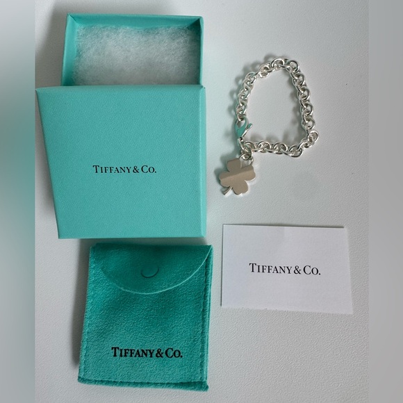 Vintage Tiffany & Co. Silver 4 Leaf Clover Bracelet with original Blue Packaging - Picture 1 of 6